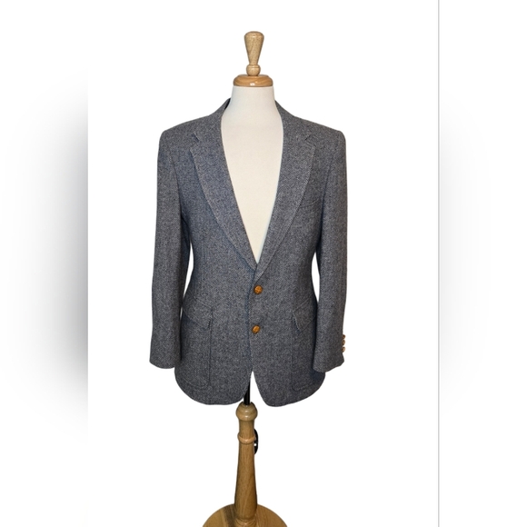 Vintage Gray Blazer with Tan Elbow Patches - Picture 6 of 12